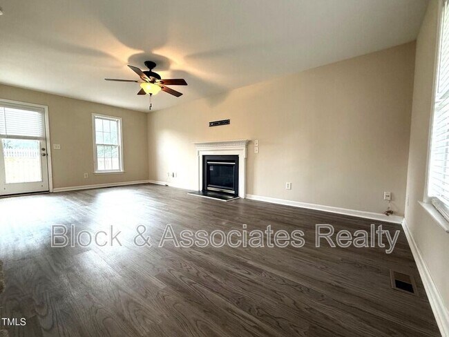 Building Photo - 404 Springside Dr