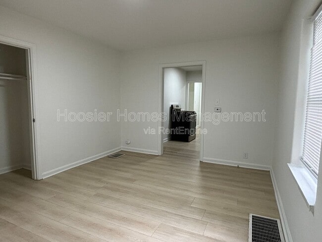 Building Photo - 1509 N Chester Ave