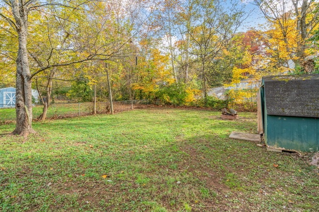 Building Photo - 2324 Greenfield Ln