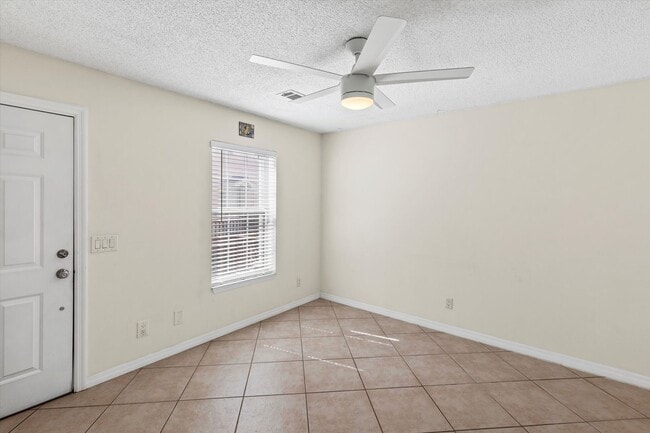 Building Photo - Charming 2-Bedroom home with Front and Rear Balconies