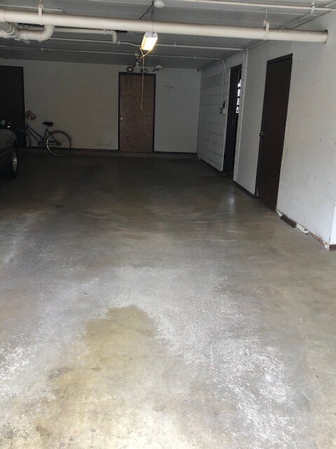 Building Photo - 11345 S Roberts Rd