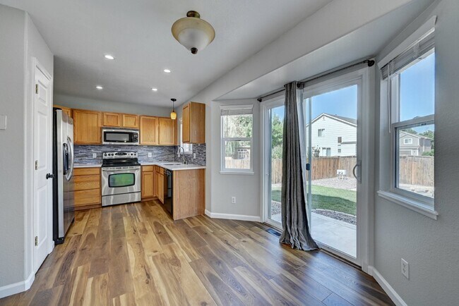 Building Photo - $2,225- 3bed/2bath Home in Fountain with B...