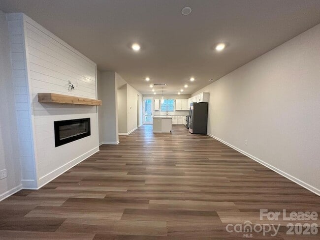 Building Photo - 10008 Hemingway Pl