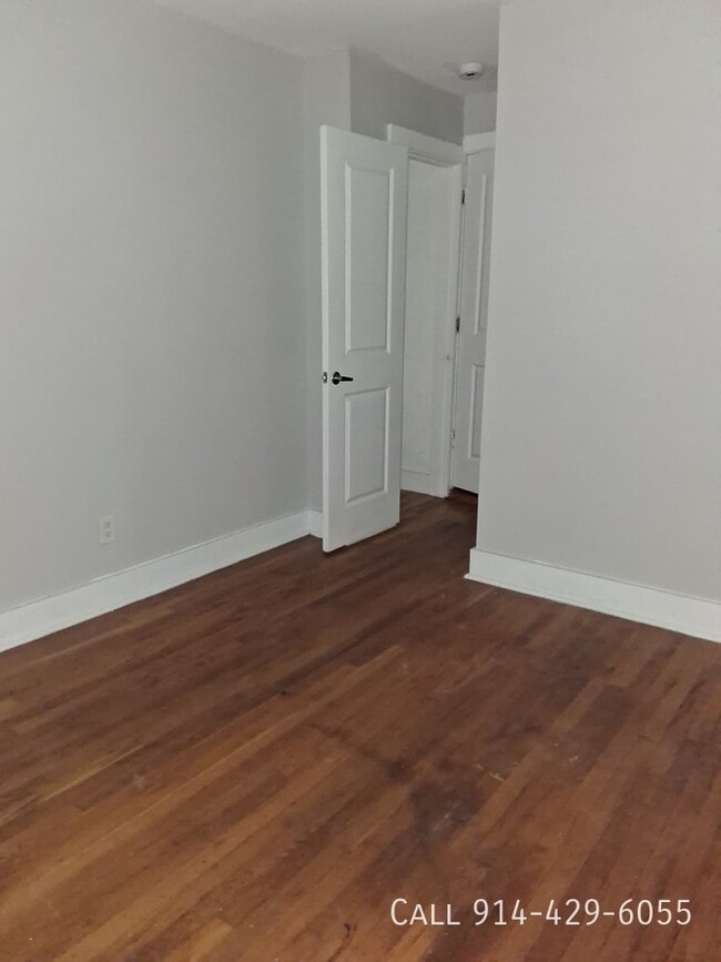 Building Photo - 23 E 4th St