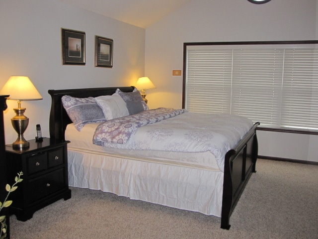 Building Photo - Fabulous 3Bd/2.5Ba House/Detached townhome- over 2000 finished sqft plus unfinished basement! Woo...