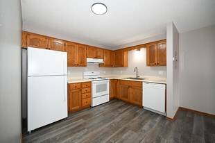 Building Photo - Rainbow Plaza Apartments