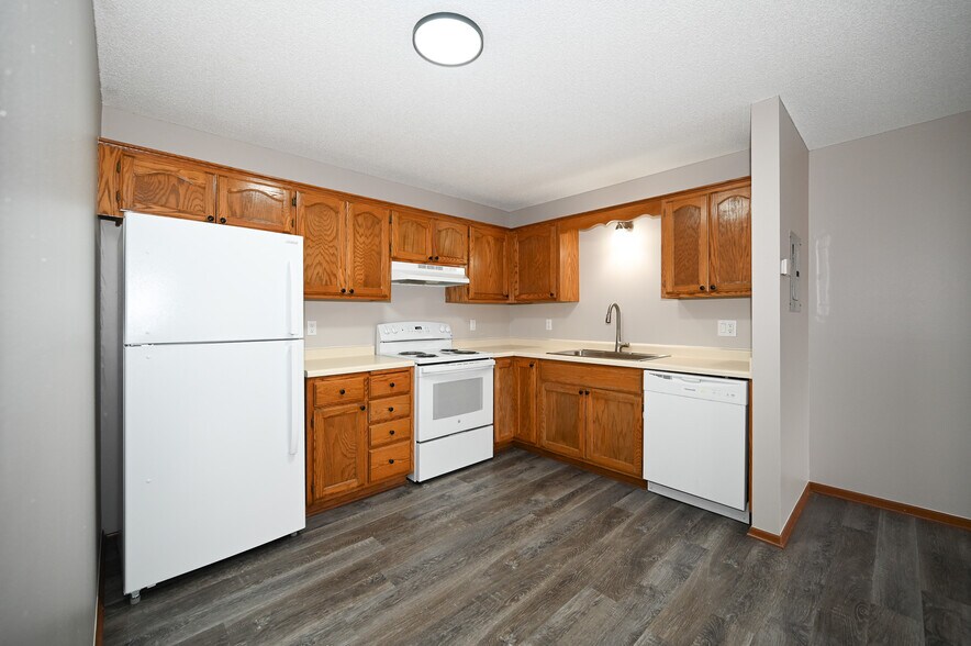 Studio - Rainbow Plaza Apartments