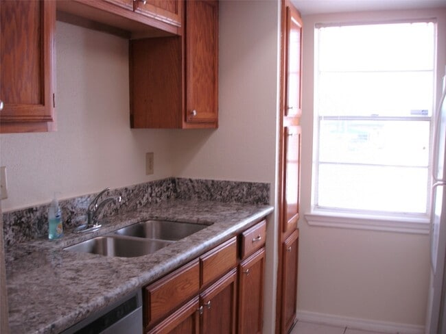 Building Photo - 14333 Memorial Dr