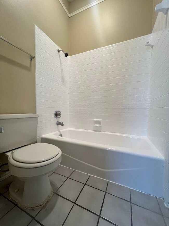 Building Photo - K624 - Wedgewood # 301