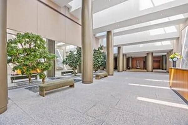 Building Photo - 347 W 57th St