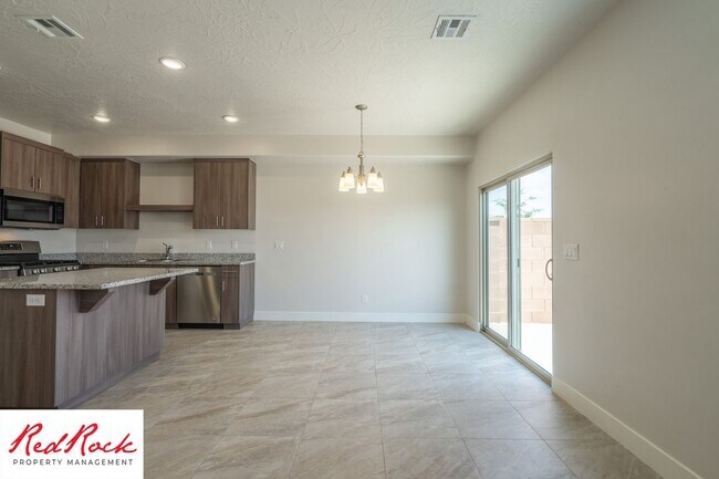 Building Photo - 1005 Tortoise Rock Dr