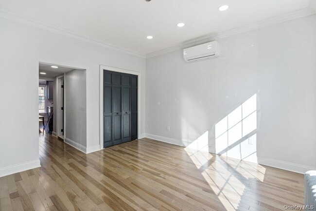 Building Photo - 46 Elton St