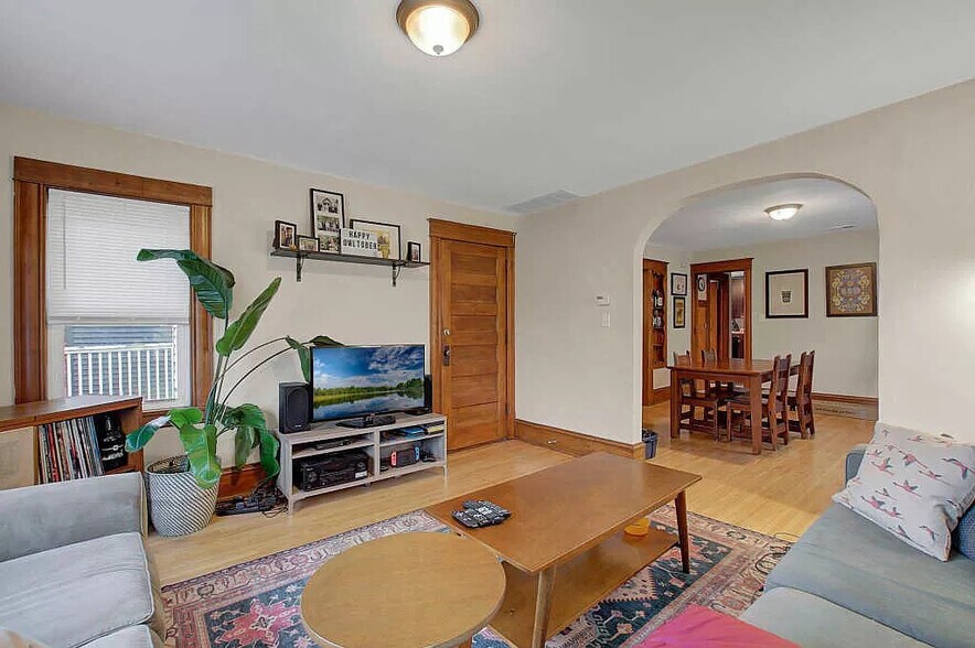 Primary Photo - 1222 Jefferson St NE