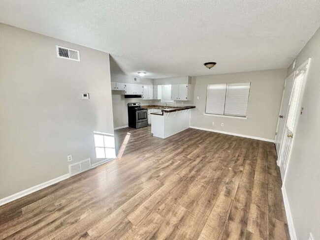 Building Photo - 5176 Braden Dr