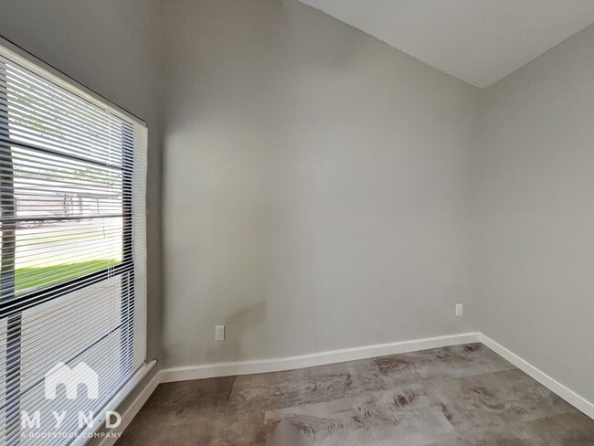 Building Photo - 9447 Culberson St