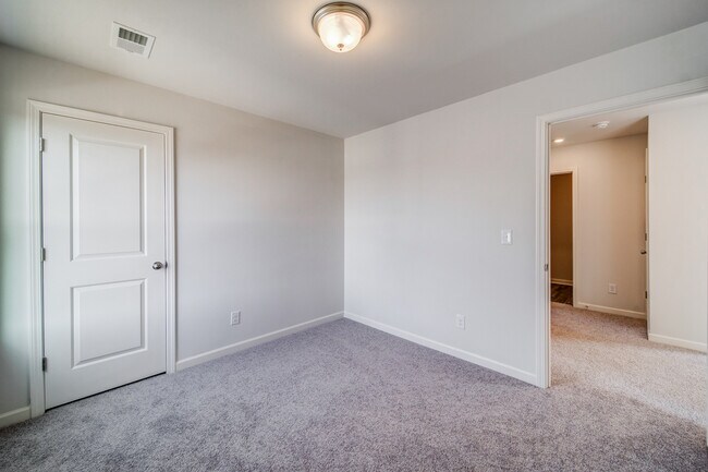 Building Photo - 300 Coverly Ct