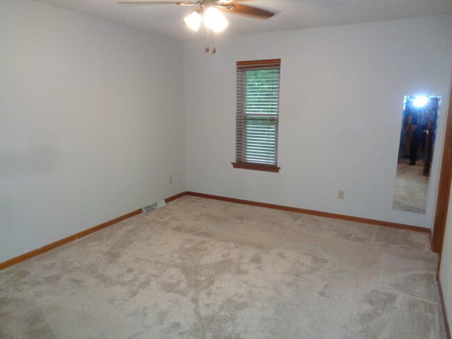 Building Photo - 1992 Waterfront Dr N