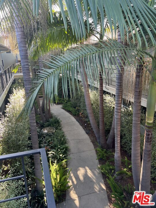 Building Photo - 629 Idaho Ave