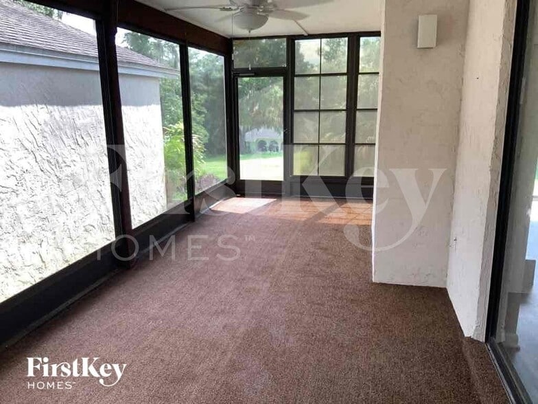 Building Photo - 1451 Oak Pl