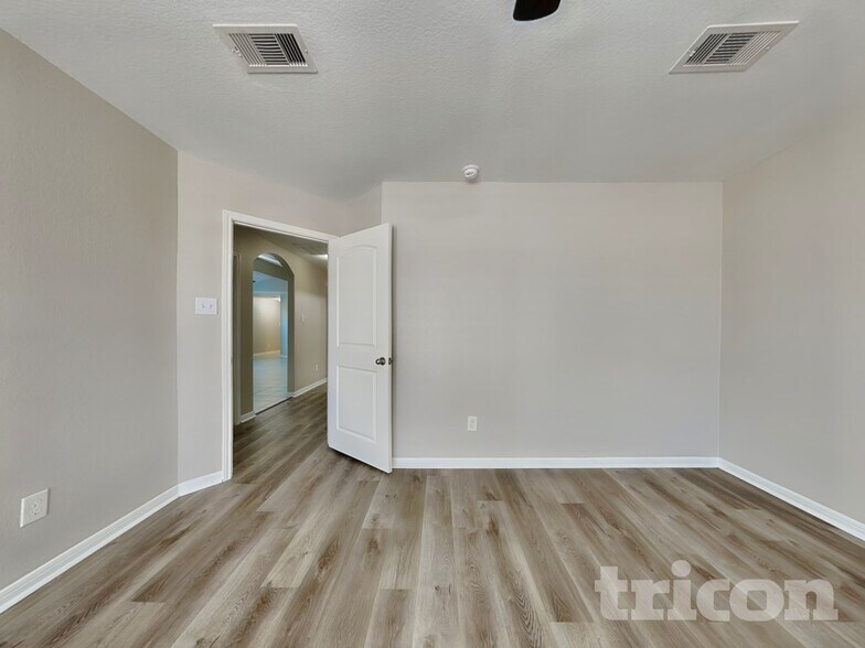 Building Photo - 417 Palomino Stand Dr