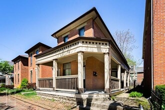 Building Photo - 336 W 1st Ave