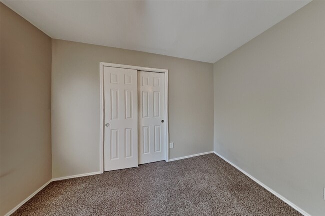 Building Photo - 10319 Pony Express Rd