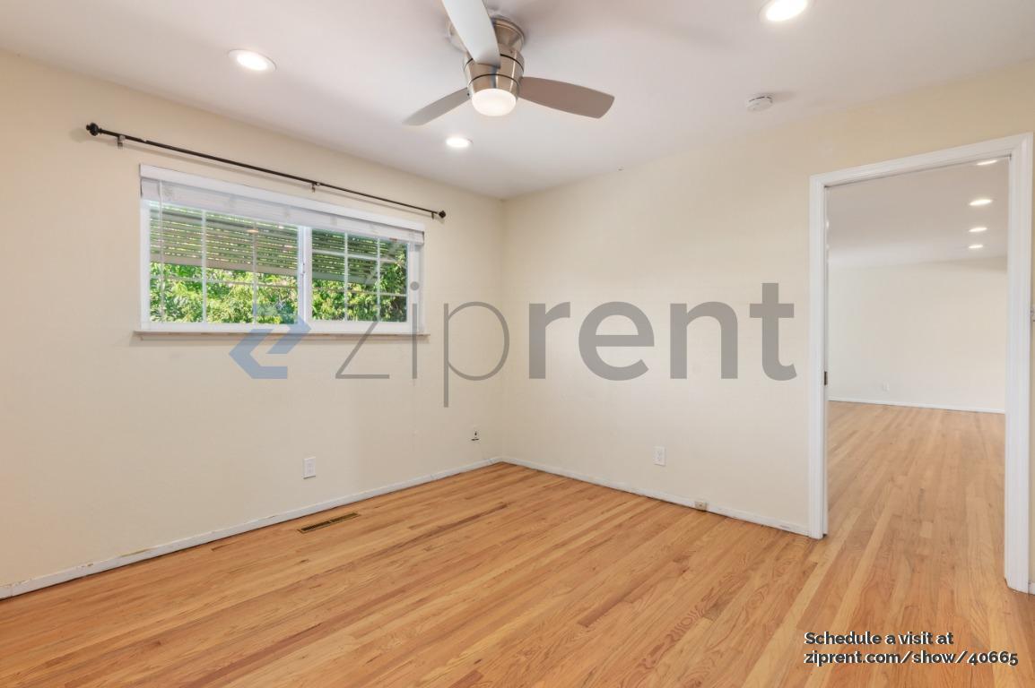 Building Photo - 792 Los Olivos Dr