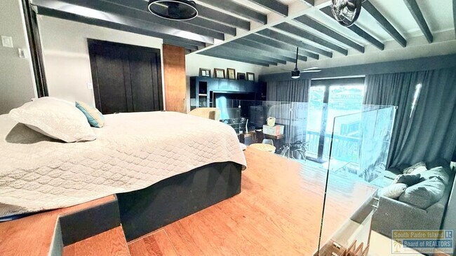 Building Photo - 106 W Morningside Dr