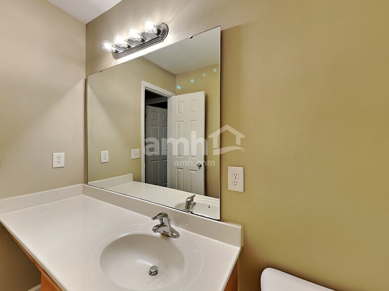 Building Photo - 3741 Horseshoe Farm St