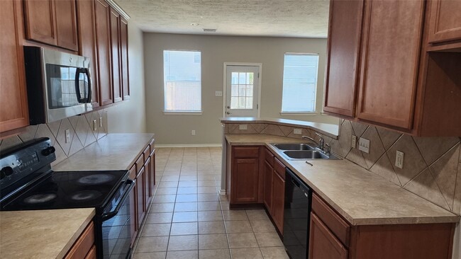 Building Photo - 11430 Hackmatack Way