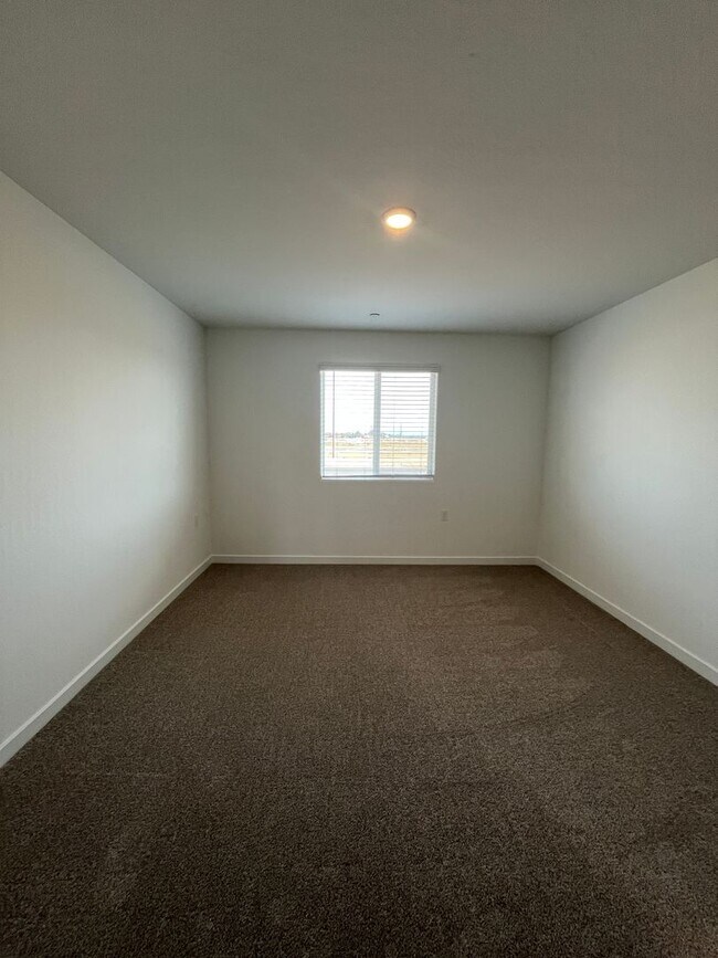 Building Photo - Newly Built Home located SE Visalia!  Coming Soon!