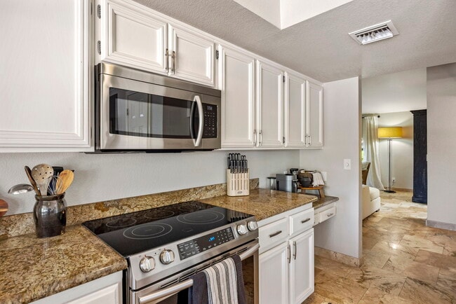Building Photo - 10608 E Arabian Park Dr