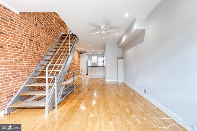 Building Photo - 632 E Fort Ave