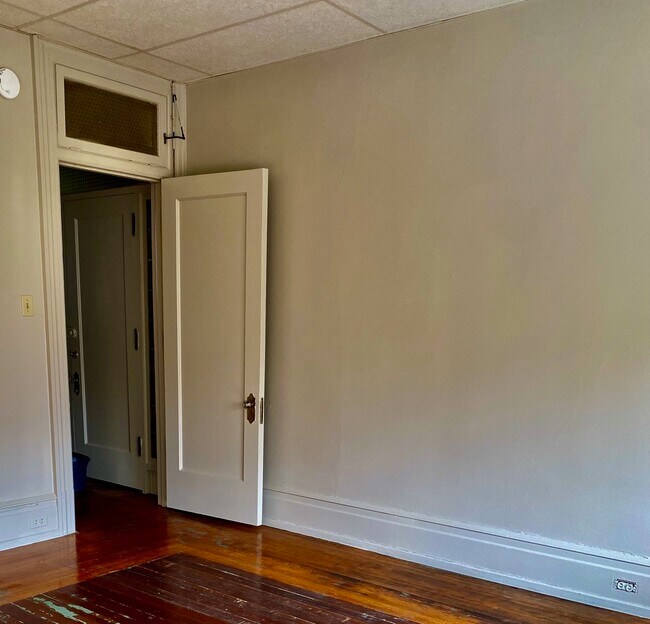 Bedroom Entry - 45 W Diamond Ave