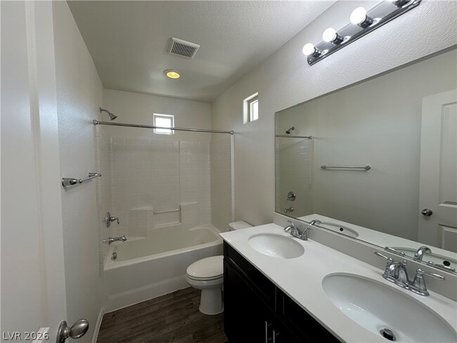 Building Photo - 7563 Whitman Colonial St