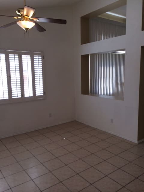 Building Photo - 3 BEDROOM, 2 BATH VICTORVILLE HOME. COMMUTER FRIENDLY!  NEAR AMARGOSA AND MOJAVE