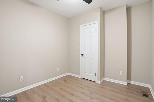 Building Photo - 2710 Mura St