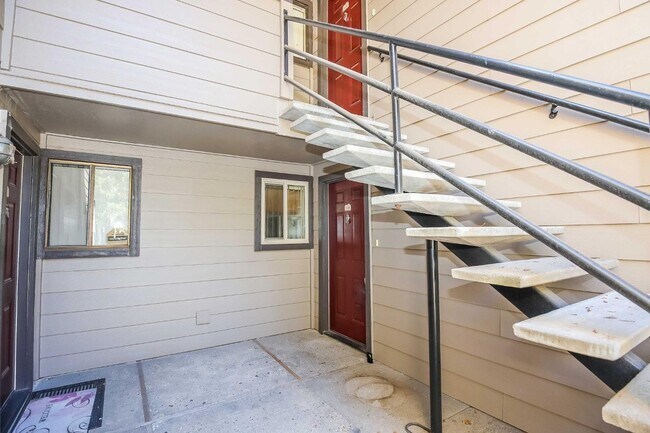 Building Photo - 3715 Tallyho Dr