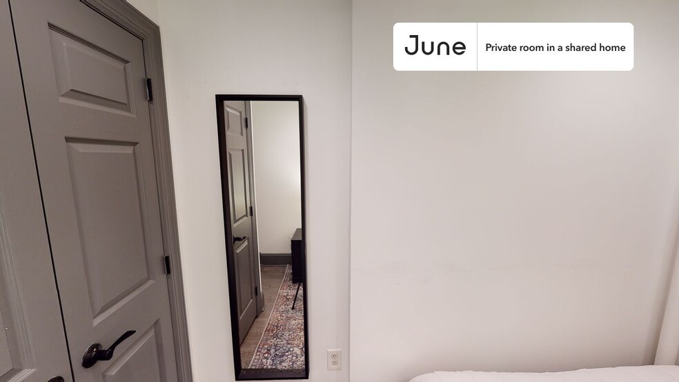 Building Photo - Private bedroom in 2 bed/1 bath Home