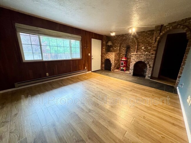 Building Photo - 10 Campfire Ct