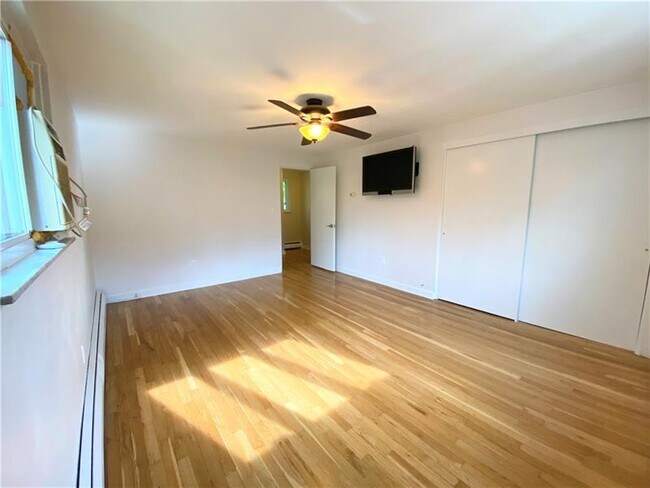 Building Photo - 307 Roup Ave