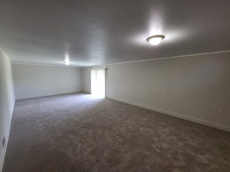 Building Photo - 11871 21 Mile Rd