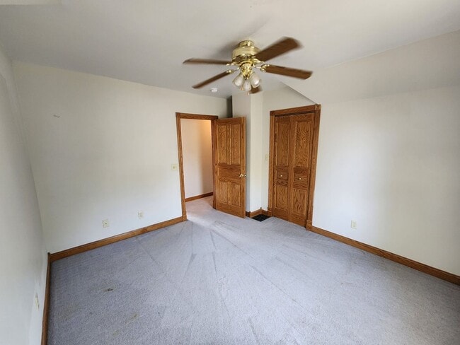 Building Photo - Single Family 3 bedroom 1.5 bath in Moline