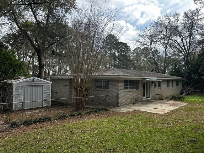 Building Photo - 2214 Joyner Dr