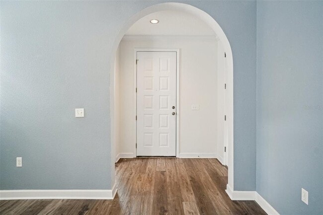 Building Photo - 502 S Albany Ave