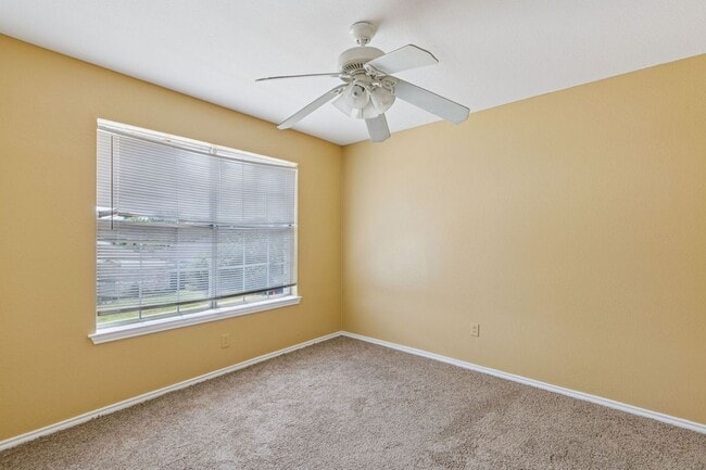 Building Photo - 12719 Bluffview Dr