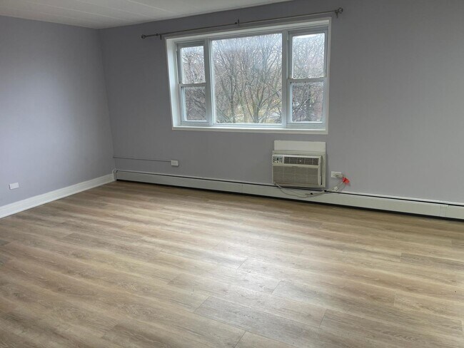 Building Photo - 6161 N Hoyne Ave