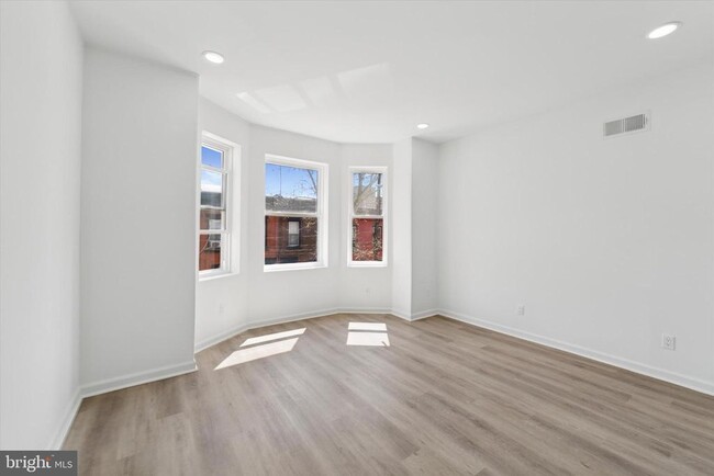Building Photo - 1824 N 28th St