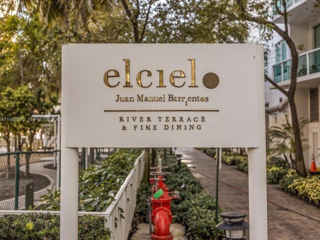 Building Photo - 31 SE 5th St