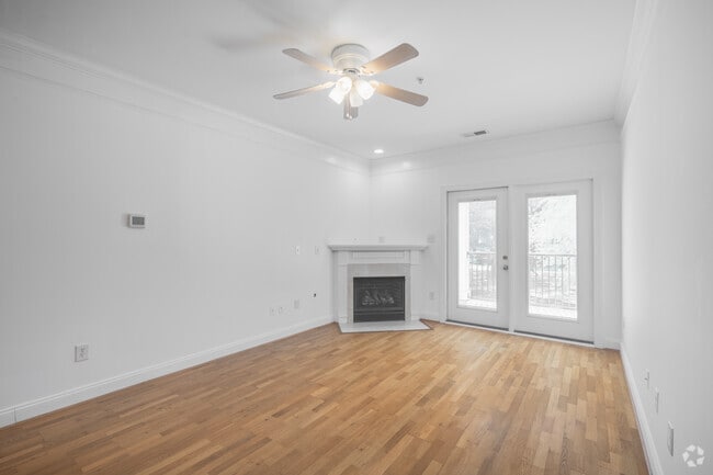 2BR, 2BA - 1,054SF - Living Room - Retreat at Riverland